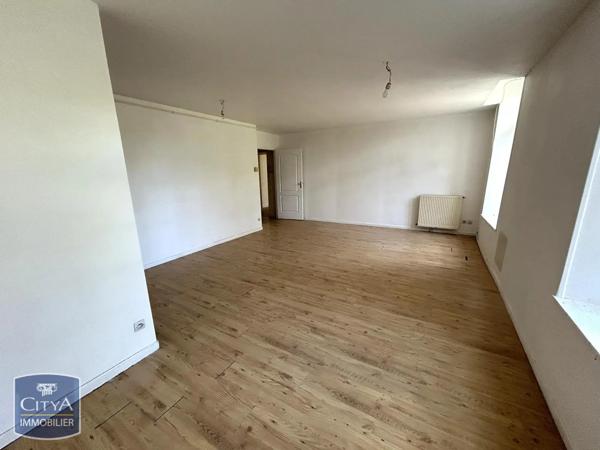 Appartement à louer 3 pièces 105.4m² La Fère (02800)