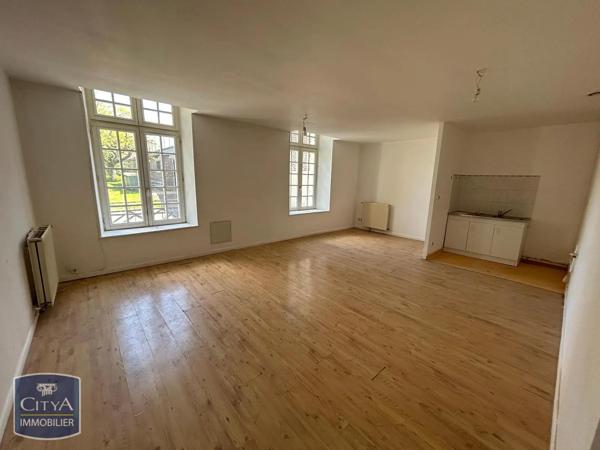 Appartement à louer 3 pièces 105.4m² La Fère (02800)