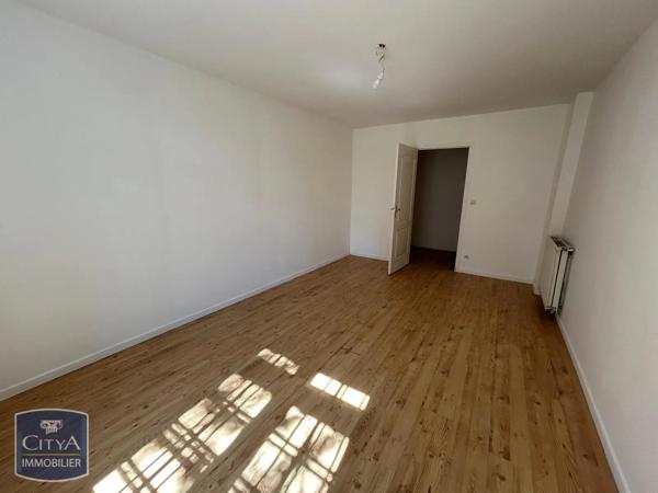 Appartement à louer 3 pièces 105.4m² La Fère (02800)