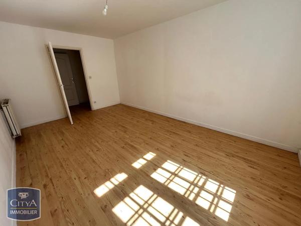 Appartement à louer 3 pièces 105.4m² La Fère (02800)