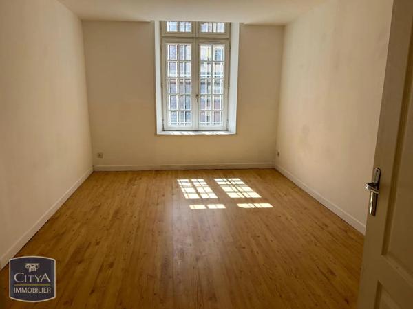 Appartement à louer 3 pièces 105.4m² La Fère (02800)