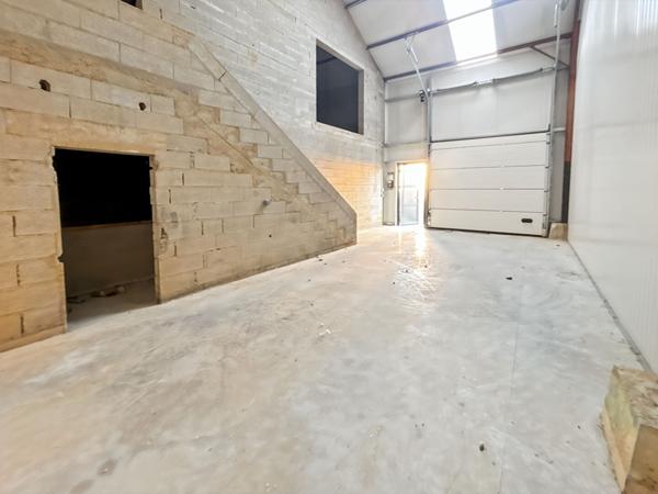 Entrepôt de 103m2 PERIGNY SUR YERRES