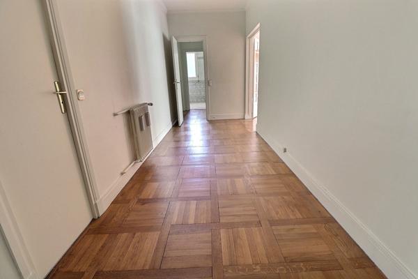 Appartement Le Mesnil Le Roi 4 pièce(s) 122.75 m2