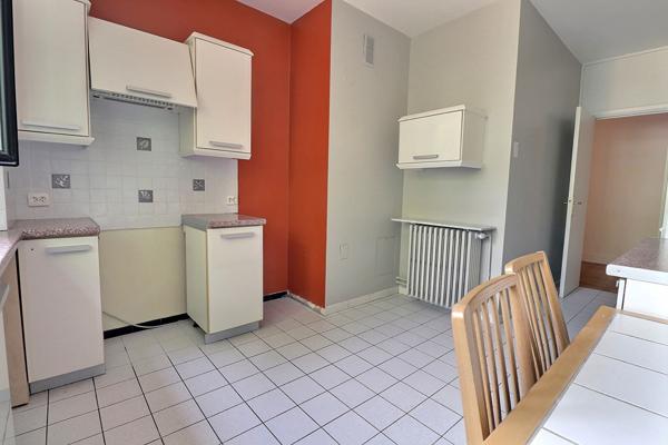 Appartement Le Mesnil Le Roi 4 pièce(s) 122.75 m2