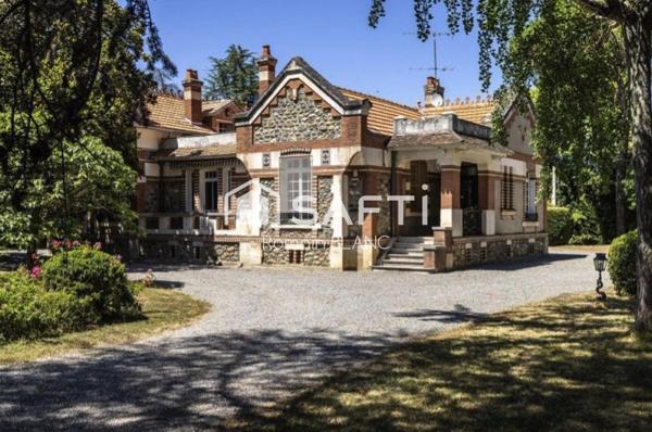 Maison de Maître de 272 m² sur 9000 m² de parc arboré à Carbonne