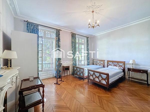 Maison de Maître de 272 m² sur 9000 m² de parc arboré à Carbonne