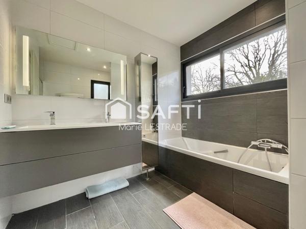 Une cabane moderne dans les arbres...!