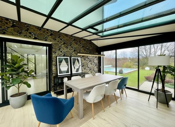 Une cabane moderne dans les arbres...!