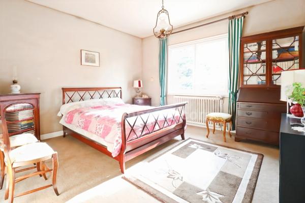 Maison Familiale Plain Pieds élevée sur sous-sol de 230 m² - 10 pièces -5 Chambres - Terrain 4000 m² environ 87190 MAGNAC LAVAL