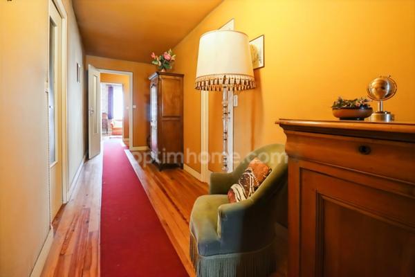 Maison Familiale Plain Pieds élevée sur sous-sol de 230 m² - 10 pièces -5 Chambres - Terrain 4000 m² environ 87190 MAGNAC LAVAL