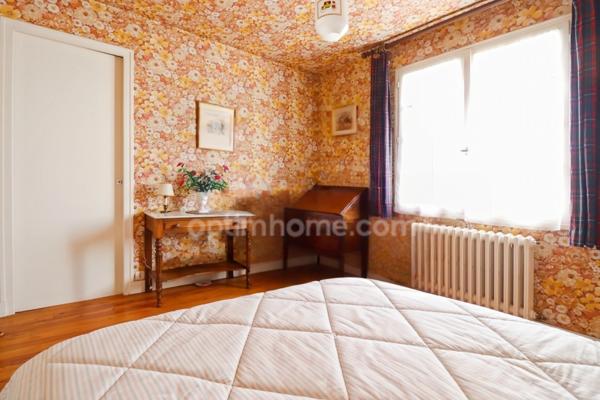 Maison Familiale Plain Pieds élevée sur sous-sol de 230 m² - 10 pièces -5 Chambres - Terrain 4000 m² environ 87190 MAGNAC LAVAL