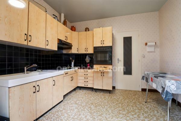 Maison Familiale Plain Pieds élevée sur sous-sol de 230 m² - 10 pièces -5 Chambres - Terrain 4000 m² environ 87190 MAGNAC LAVAL