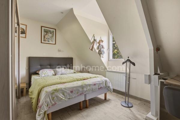Maison familiale avec piscine à 5 minutes de Pont-l'Évêque – 225 m² – 5/6 chambres – Terrain de 4 000 m² - Garage et parking