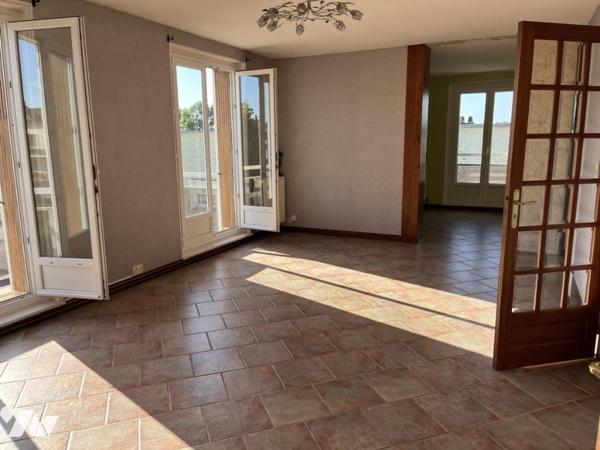 GRAND APPARTEMENT dans une résidence calme à CALAIS NORD, 3ème étage