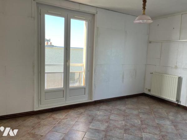 GRAND APPARTEMENT dans une résidence calme à CALAIS NORD, 3ème étage