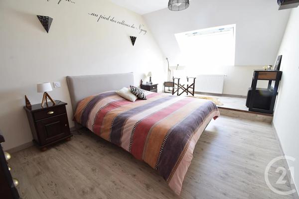 Maison à vendre  6 pièces - 111,70 m 2   ST BERTHEVIN  - 53