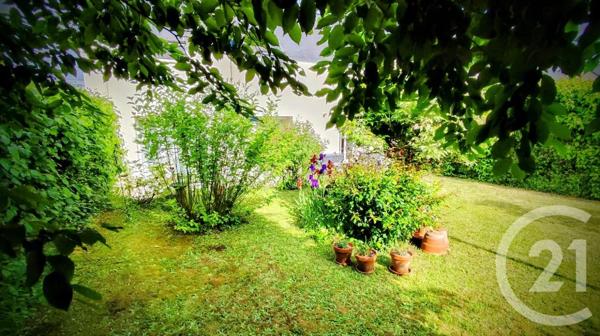 Maison à vendre  6 pièces - 111,70 m 2   ST BERTHEVIN  - 53