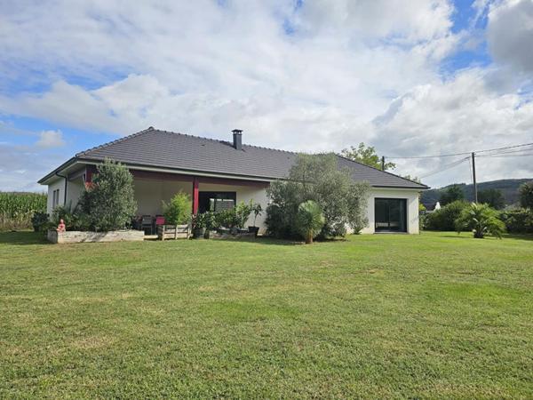 Villa récente et fonctionnelle avec vue imprenable à 5 minutes de Mauléon