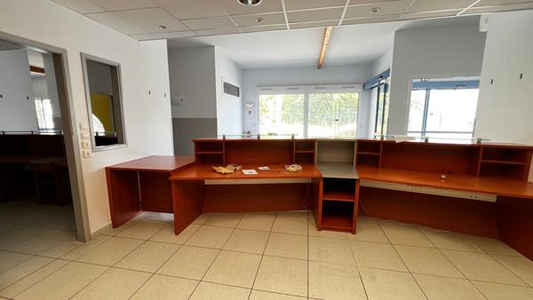 Local commercial Royan 577 m2 avec parkings en plein centre de Royan