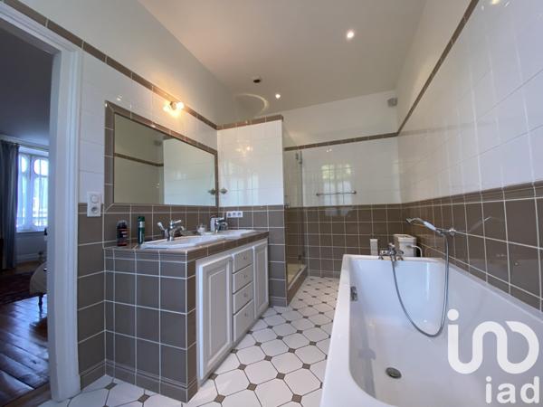 Demeure 11 pièces de 365 m² à Guéret (23000)