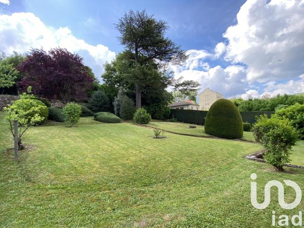 Demeure 11 pièces de 365 m² à Guéret (23000)