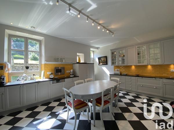 Demeure 11 pièces de 365 m² à Guéret (23000)