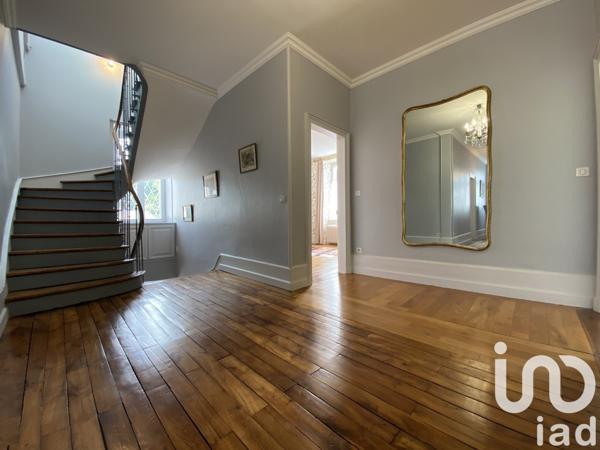 Demeure 11 pièces de 365 m² à Guéret (23000)