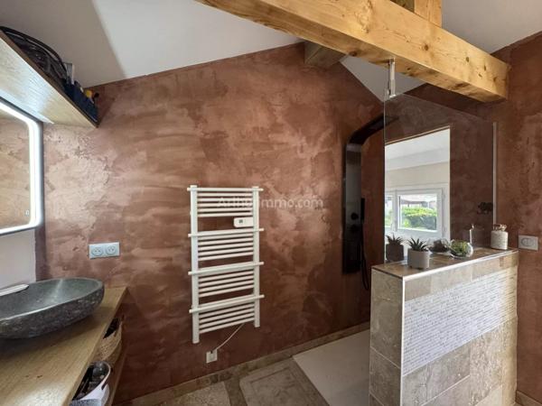 Vente                                                      Maison
                        
                     3 pièces                      61 m2                     à Morestel