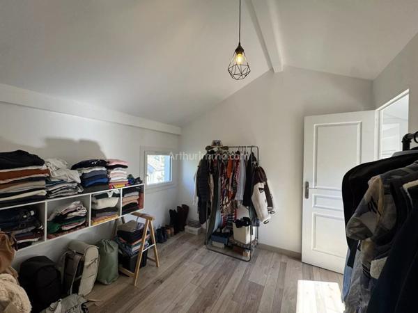 Vente                                                      Maison
                        
                     3 pièces                      61 m2                     à Morestel