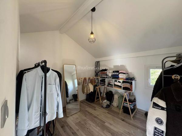 Vente                                                      Maison
                        
                     3 pièces                      61 m2                     à Morestel
