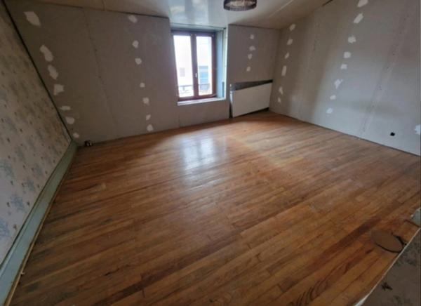 MAISON à vendre 5 pièces VITTEL (88) avec CAVE, TERRASSE couverte, ATELIER, TERRAIN