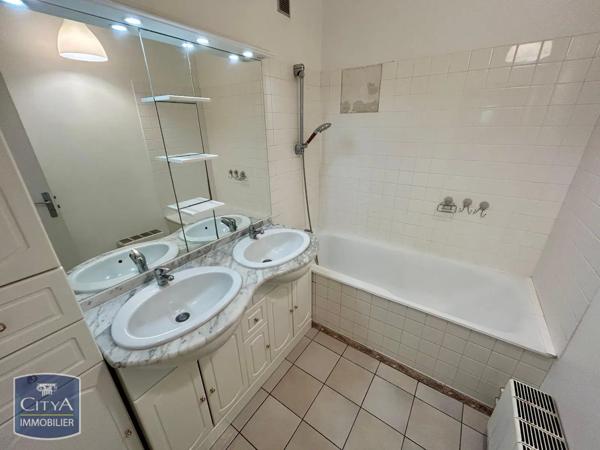 Appartement à louer 5 pièces 104.77m² Maurepas (78310)