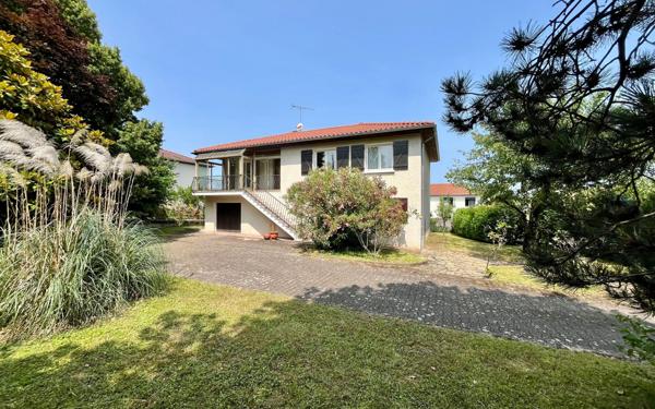 Maison à vendre    5 pièces •  Saint-Genis-Laval