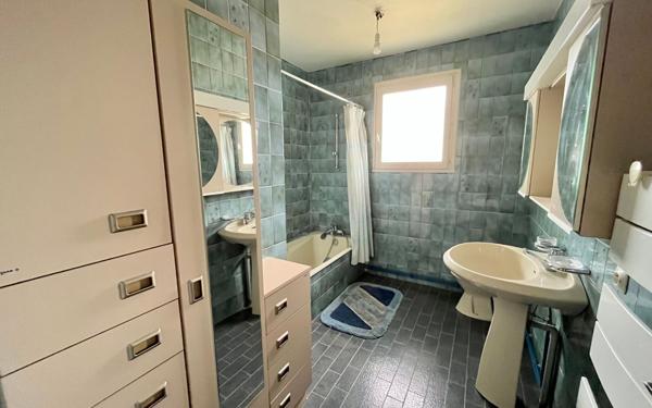 Maison à vendre    5 pièces •  Saint-Genis-Laval