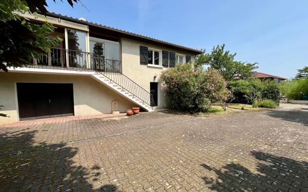 Maison à vendre    5 pièces •  Saint-Genis-Laval