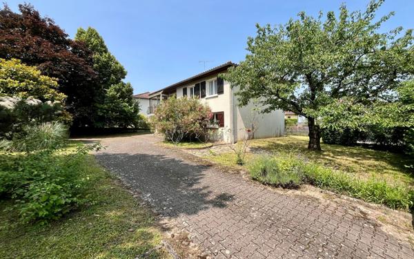 Maison à vendre    5 pièces •  Saint-Genis-Laval