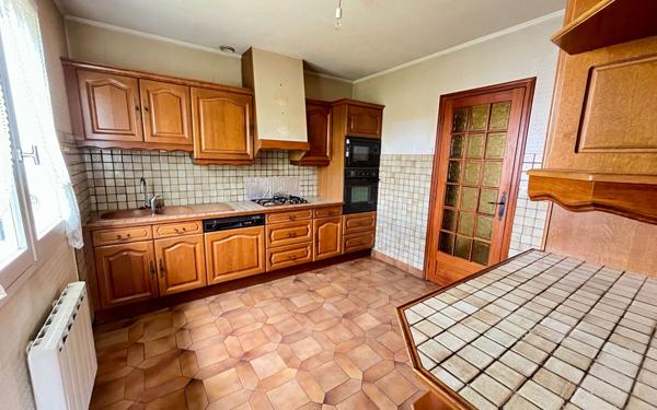 Maison à vendre    5 pièces •  Saint-Genis-Laval