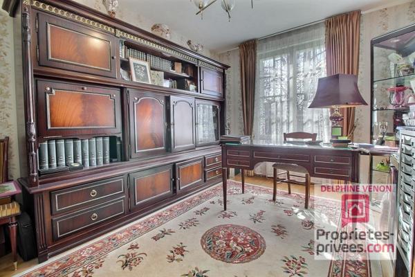 Exclusivité - Maison  de 215 m²  avec 5 chambres dont 3 en rdc dans un quartier prisé proche Loire à Chateauneuf Sur Loire