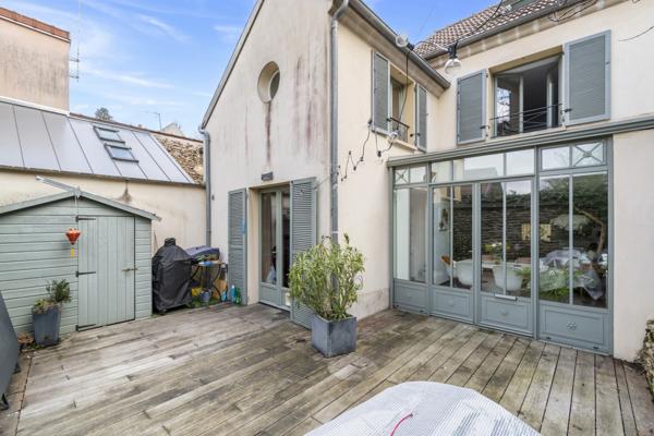 La Celle-Saint-Cloud (78170) Maison de Charme au Cœur du Bourg Historique – Calme Absolu & vaste terrasse en bois
