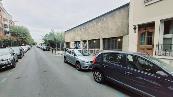 Loft Asnieres Sur Seine 5 pièce(s) 200 m2