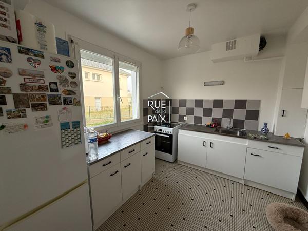 86140 LENCLOITRE Maison située au centre de Lencloitre 82 m2