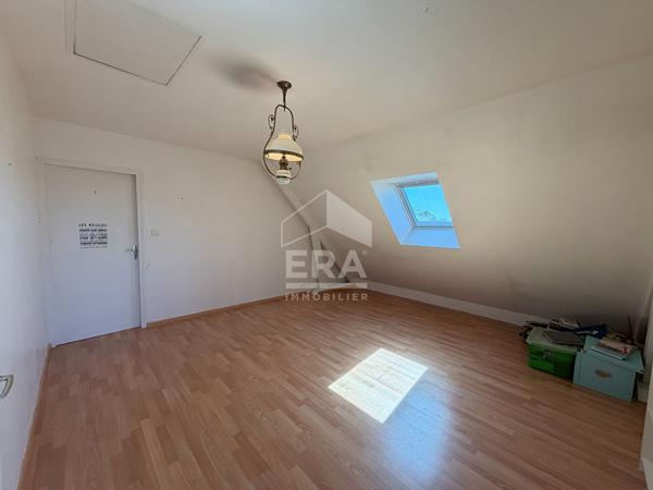 Maison Familiale avec piscine à Trouy 180m2