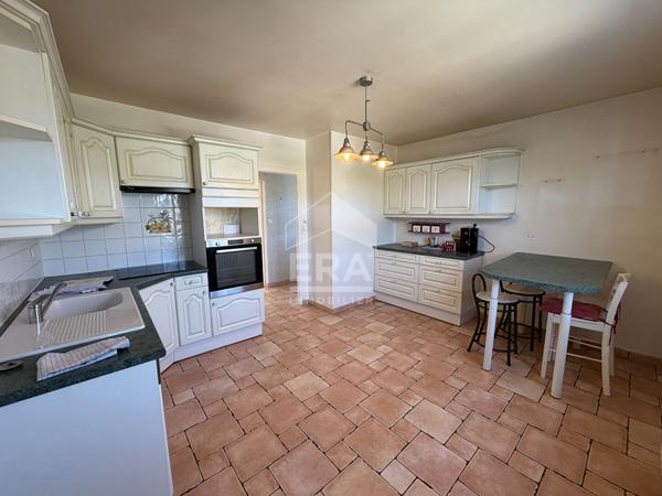 Maison Familiale avec piscine à Trouy 180m2