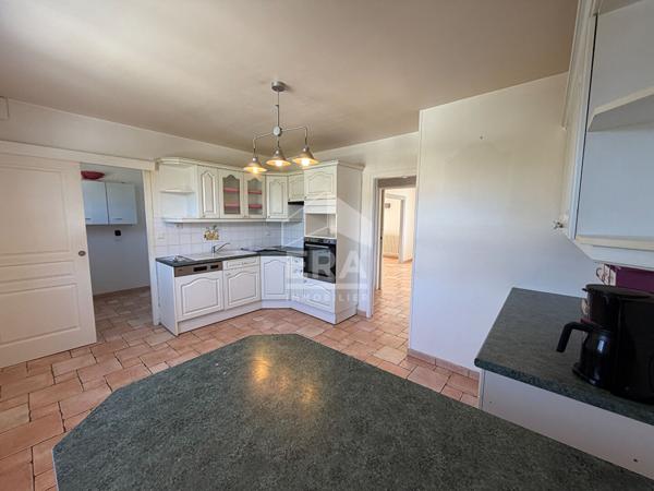 Maison Familiale avec piscine à Trouy 180m2