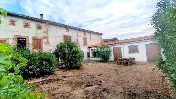 Vente                                                      Maison de village
                        
                     5 pièces                      143 m2                     à Viviers-Lès-Montagnes