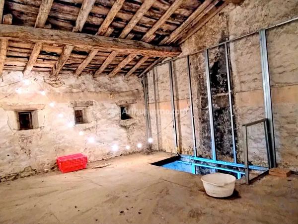 Vente                                                      Maison de village
                        
                     5 pièces                      143 m2                     à Viviers-Lès-Montagnes