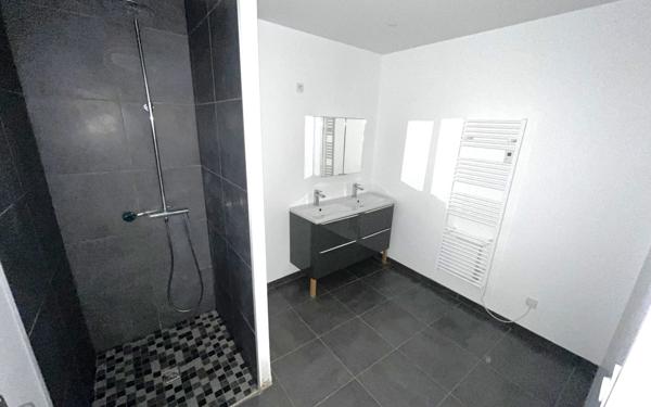 Appartement à vendre    4 pièces • 97 m2 Dax