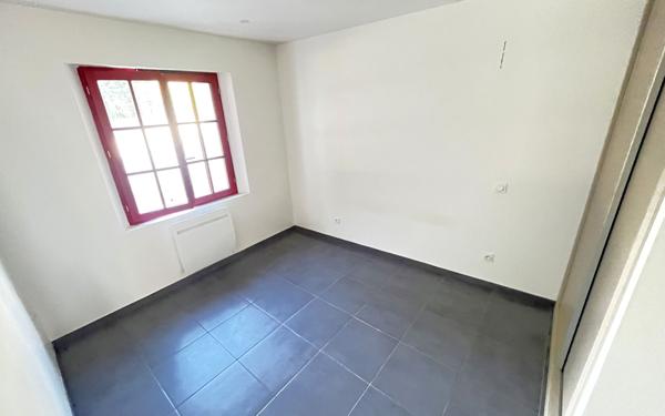 Appartement à vendre    4 pièces • 97 m2 Dax