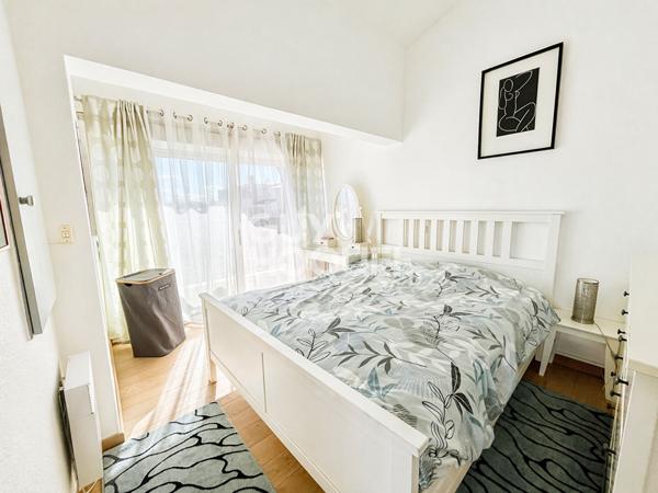 À vendre : Superbe appartement 4 pièces avec vue mer à l'île de la lagune.