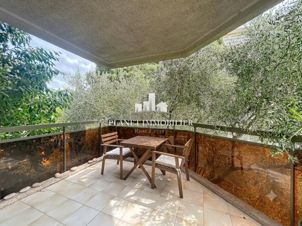CANNES - 2 PIECES AU CALME AVEC DEUX TERRASSES